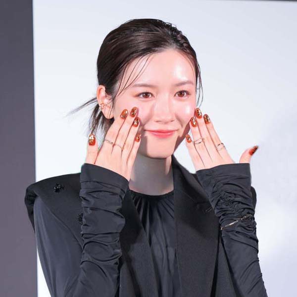 【芸能】『不倫疑惑』永野芽郁がアンバサダーを務める世界的ブランド・プラダがコメント「事実確認中です」