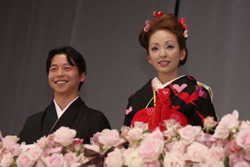 【芸能】神田うの“セレブ夫”の「堂々すぎる不倫現場」…別居中でも離婚しない事情！