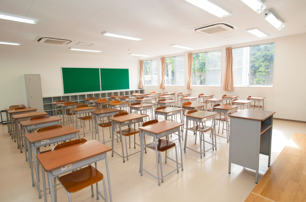【教師】勤務校の男子生徒呼び出し性行為！特別支援学校の女性教諭(30)を懲戒免職！！