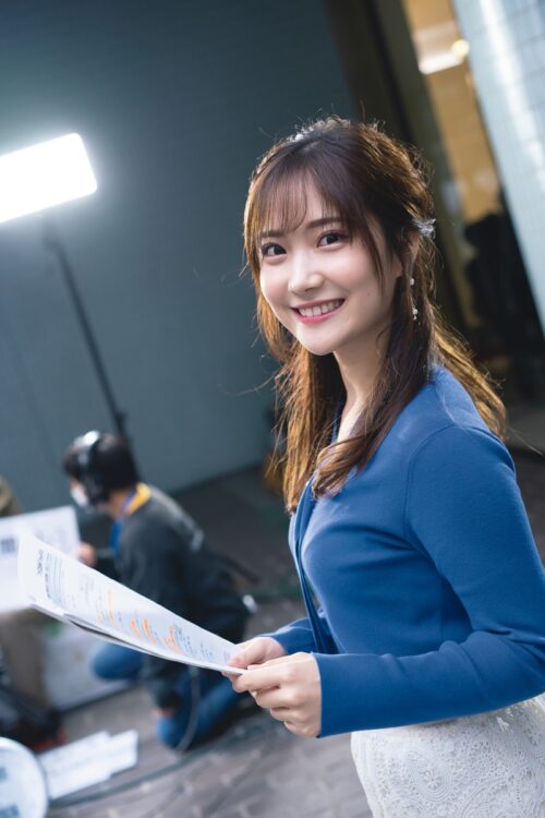 【芸能】野村萬斎の娘、彩也子アナ、透け感パープルワンピが最強シルエット！