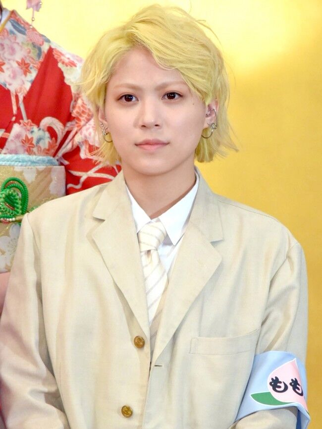 【元NMB48】木下百花、色白なタトゥーだらけの美脚披露に「頭の先からつま先までかわいい」