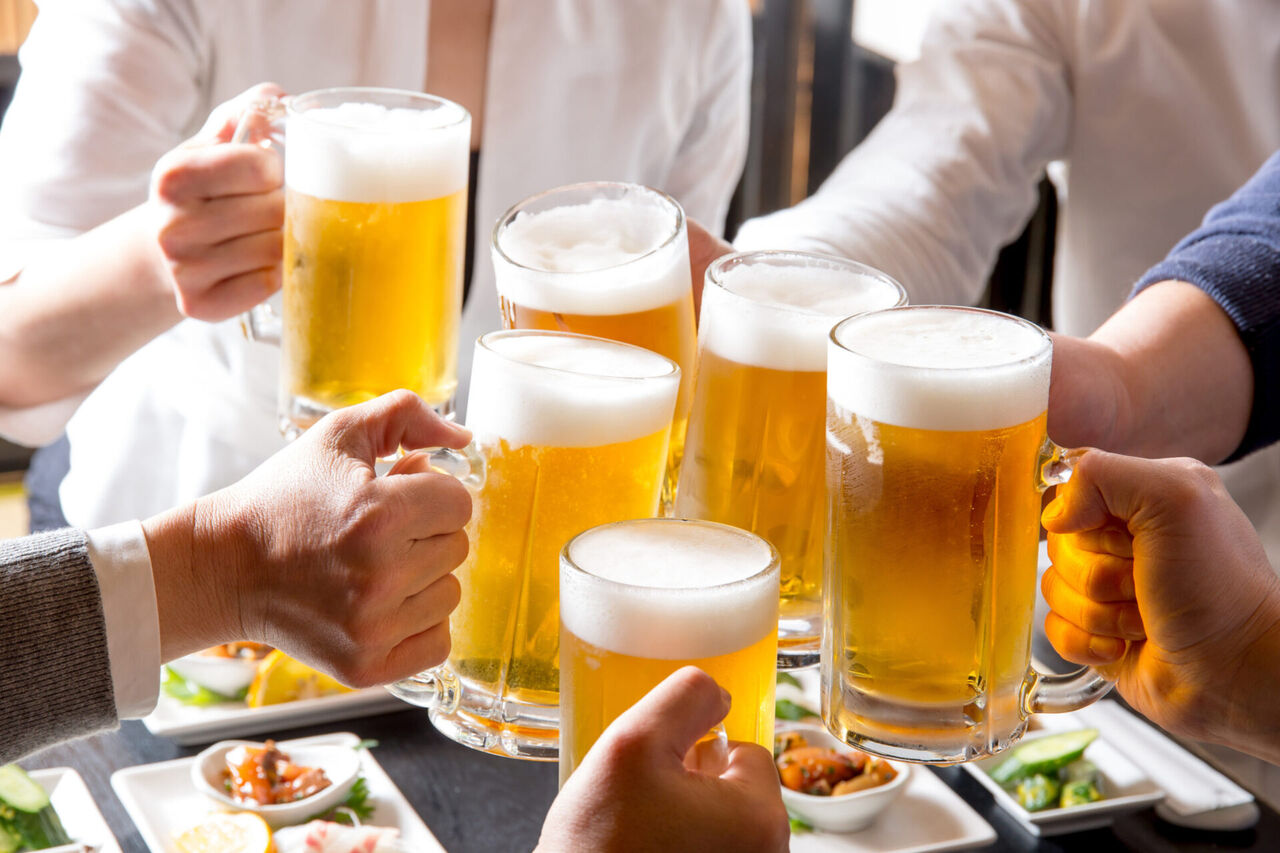 【納得】職場の忘年会「参加したくない」の割合が凄かった！？