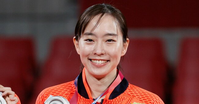 【卓球】石川佳純、美しすぎるファッション誌の表紙にざわつく！？
