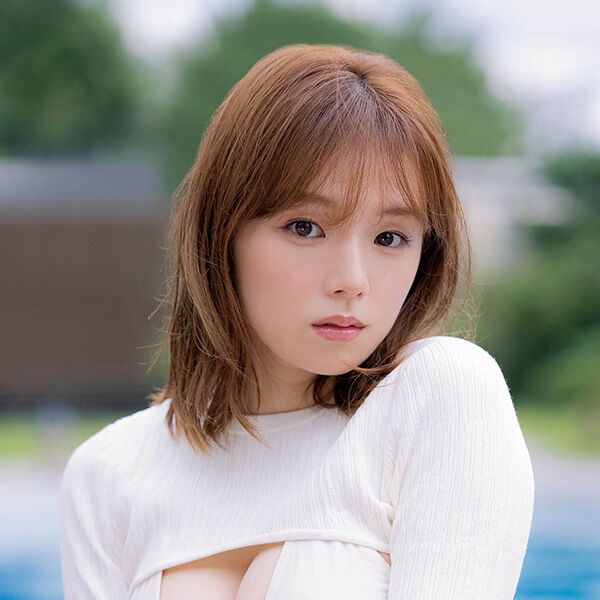 【芸能】篠崎愛、ボディーラインくっきり黒ドレスで漂う色気！