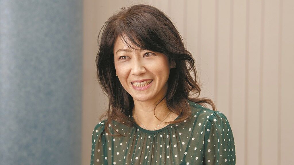 【芸能】東大卒52歳・高田万由子、見えそうな超ミニで“激変”！「スタイル良すぎ～」