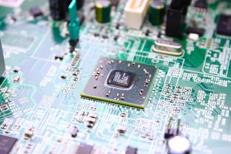 【社会】トヨタ・ソニーなど国内8社出資、先端半導体の国産化へ新会社！