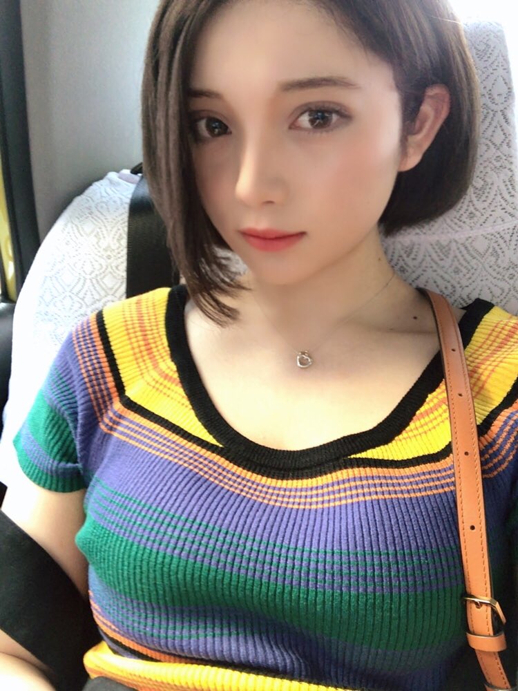 「旦那が羨ましい」広島・小園海斗の妻がスタイル爆発！「サイコーです」渡辺リサにくぎ付け