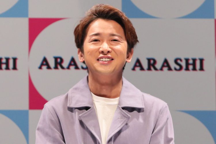 【嵐】大野智、活動休止中の“別人”ビジュからの“激痩せ”姿にファン驚愕
