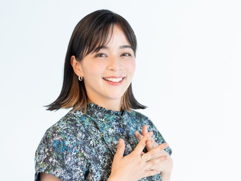 【芸能】加藤ローサ、ミニスカゴルフウエア姿披露に「すてきかわいい」