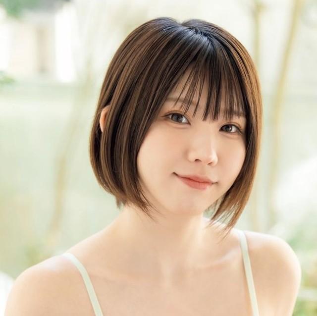 【コスプレイヤー】えなこ、変形水着ショット公開に「はみでてます」「超興奮」