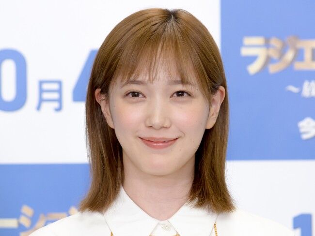 【芸能】本田翼、レアな自宅写真を公開！広々リビングに「モデルルームみたい！」