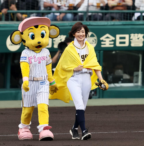 【芸能】有働由美子「大阪に引っ越したら、阪神ファンじゃないといじめられる…」