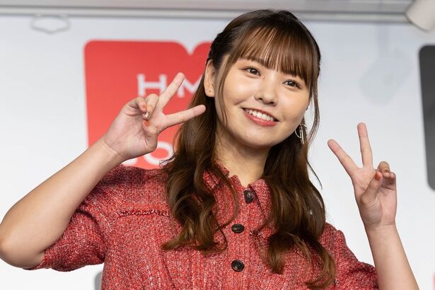 【元NMB48】本郷柚巴、ニットから豊満バスト大胆披露！黒ビキニにキャミソール姿も！