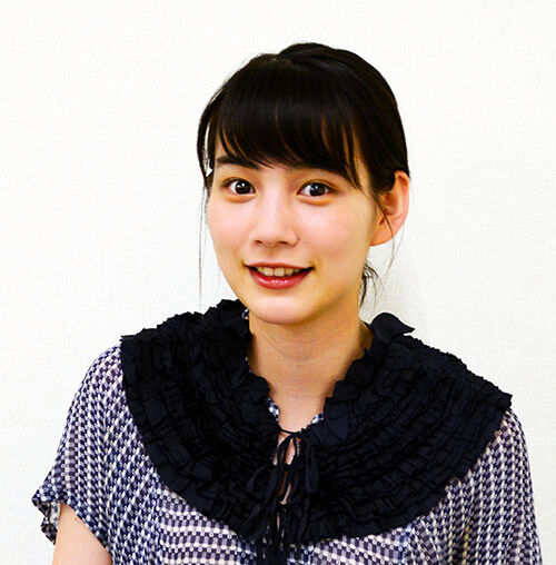 【芸能】のん、“超ミニスカ”でしゃがむ美太ももショット！
