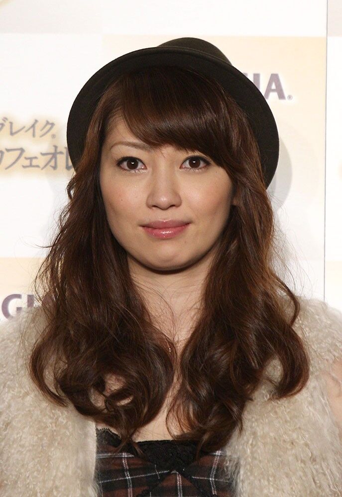 【芸能】「顔が…」ネット騒然！ 元モー娘・飯田圭織、プールで楽しむ近影に驚きの声「顔変えました？」