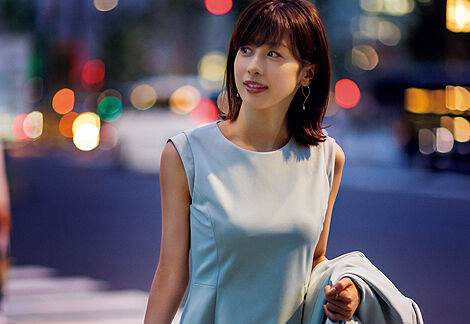 【芸能】40歳・加藤綾子、リボンの白ツイードスーツ姿が反響「綺麗すぎて見惚れる」