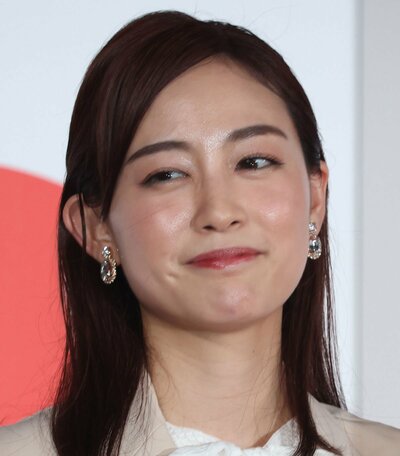 【芸能】新井恵理那アナ、日本代表のユニフォーム姿が可愛いすぎ！！