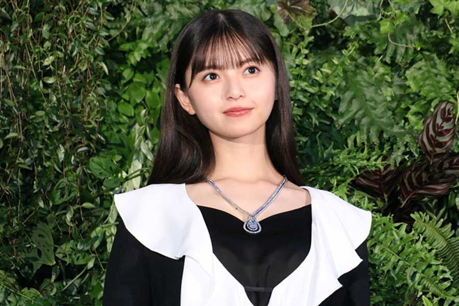 【芸能】元乃木坂46・齋藤飛鳥、下着姿のままダウンをはおった鮮烈ショット公開！