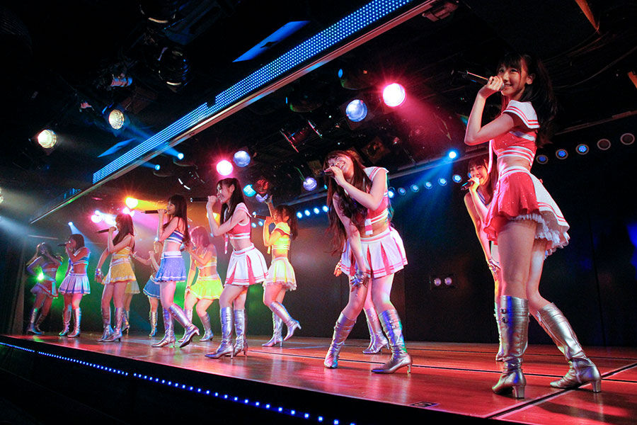 【芸能】AKB48が11年ぶりに劇場での「CDお渡し会」を開催！ファン待望のイベントが大盛況！