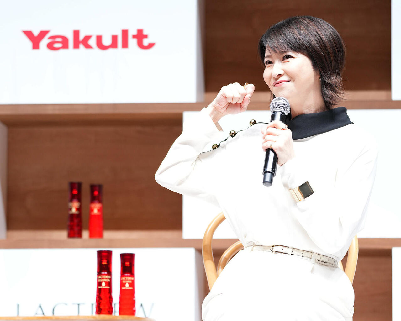 【芸能】森高千里、美貌維持の秘訣を大告白！「最近はホットヨガに！！」