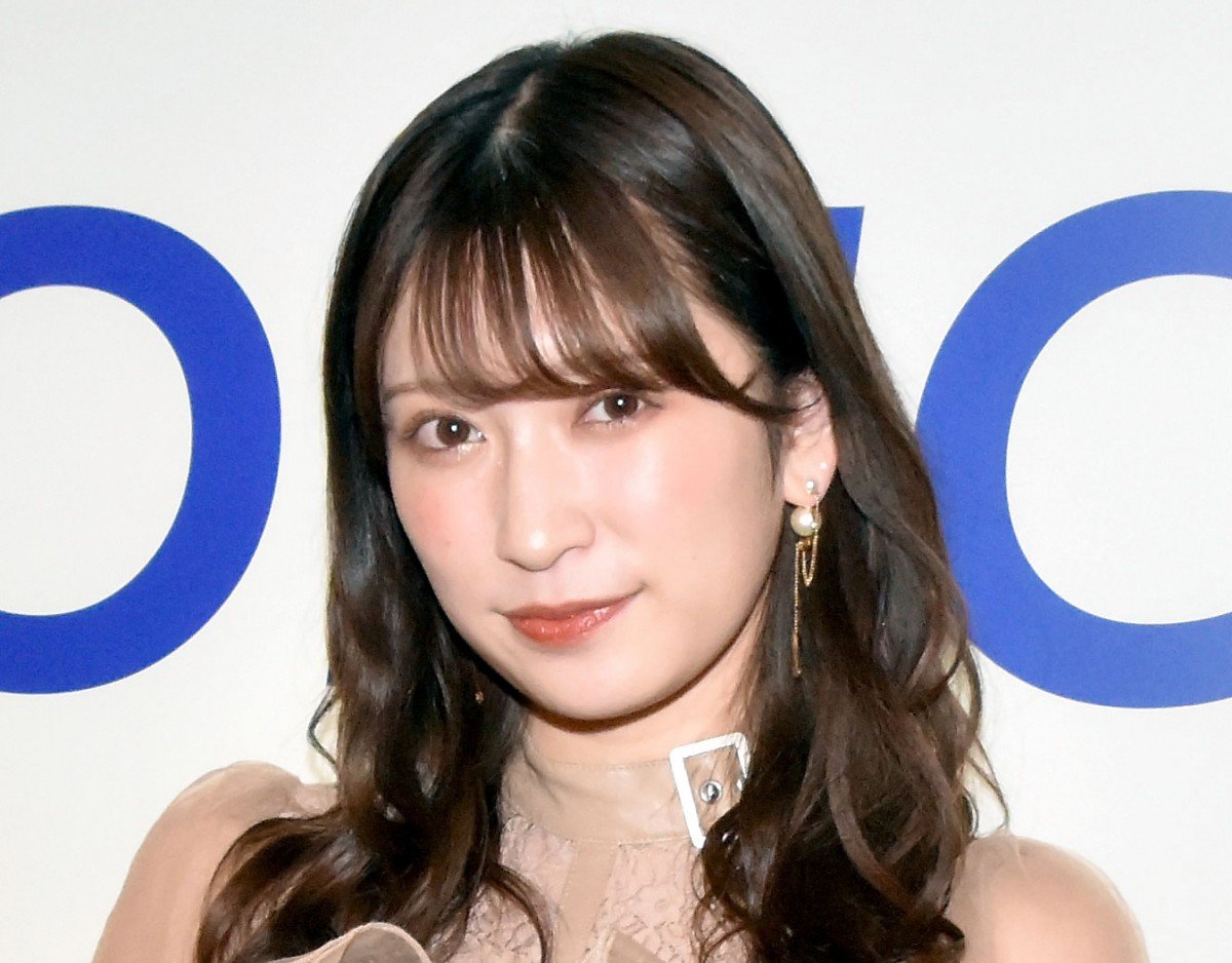 【元NMB48】吉田朱里、美バストあらわ！史上最大露出の写真集2冊同時発売！