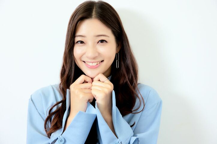【芸能】足立梨花、美しい黒ビキニ姿でSNSフォロワー60万人を突破！