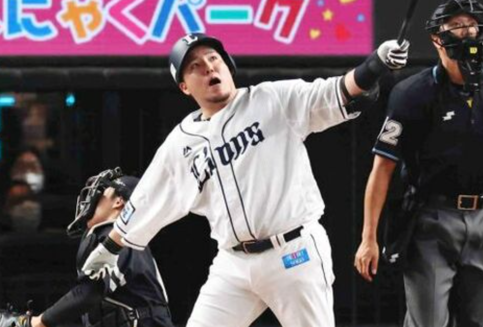【野球】西武・山川穂高、騒動後初の公の場で謝罪…深々と頭下げる