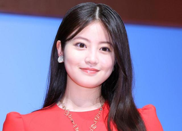 【芸能】今田美桜、胸元大胆魅せのオフショルドレス姿が「色っぽ～い！」
