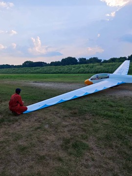 ADF4CE69-6750-4A08-921F-7C8E5263173A