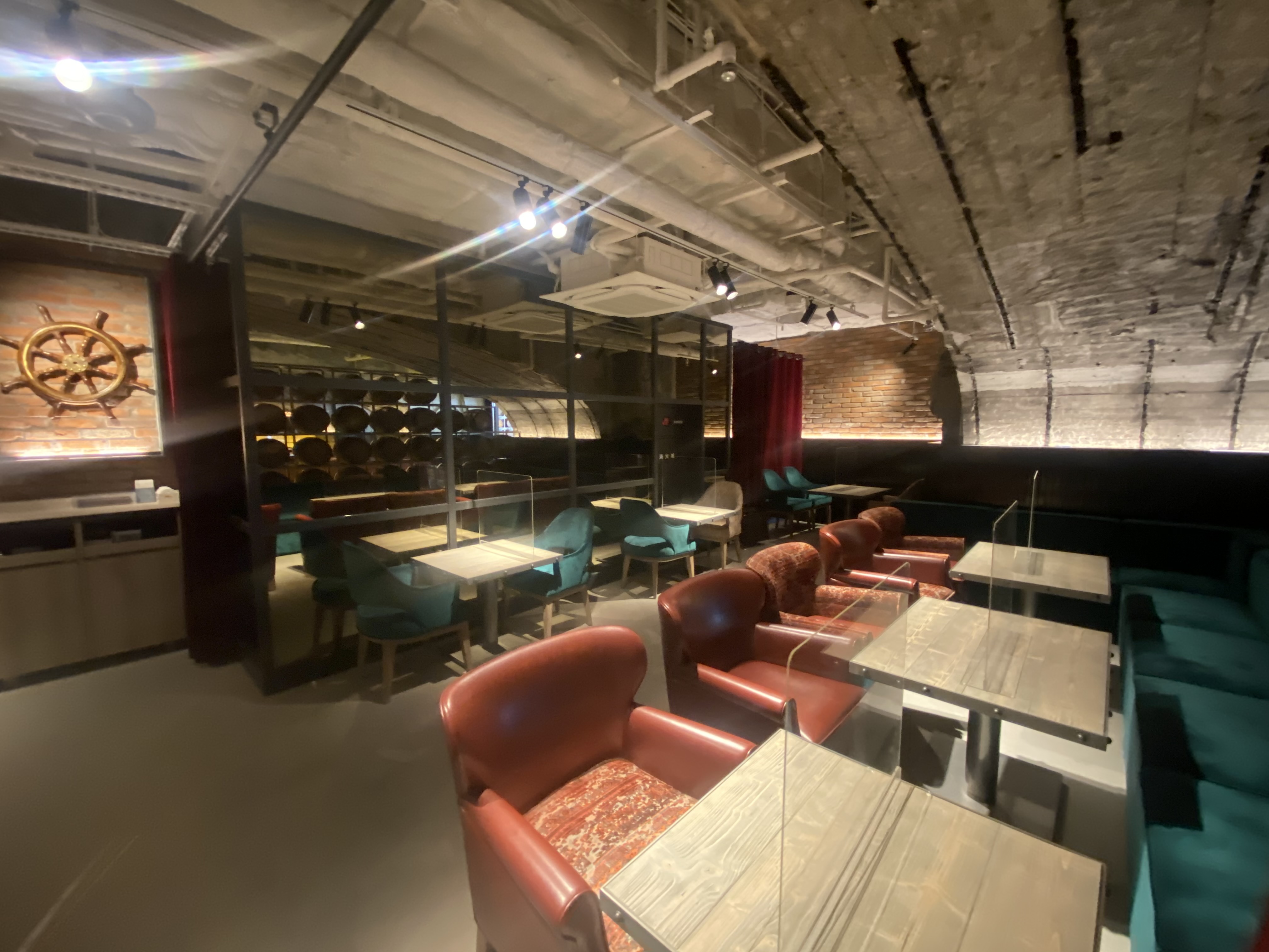 神戸三宮 工場のようなカッコイイクラフトビール店 コウベビアハウゼ 自己中心食日記 Powered By ライブドアブログ