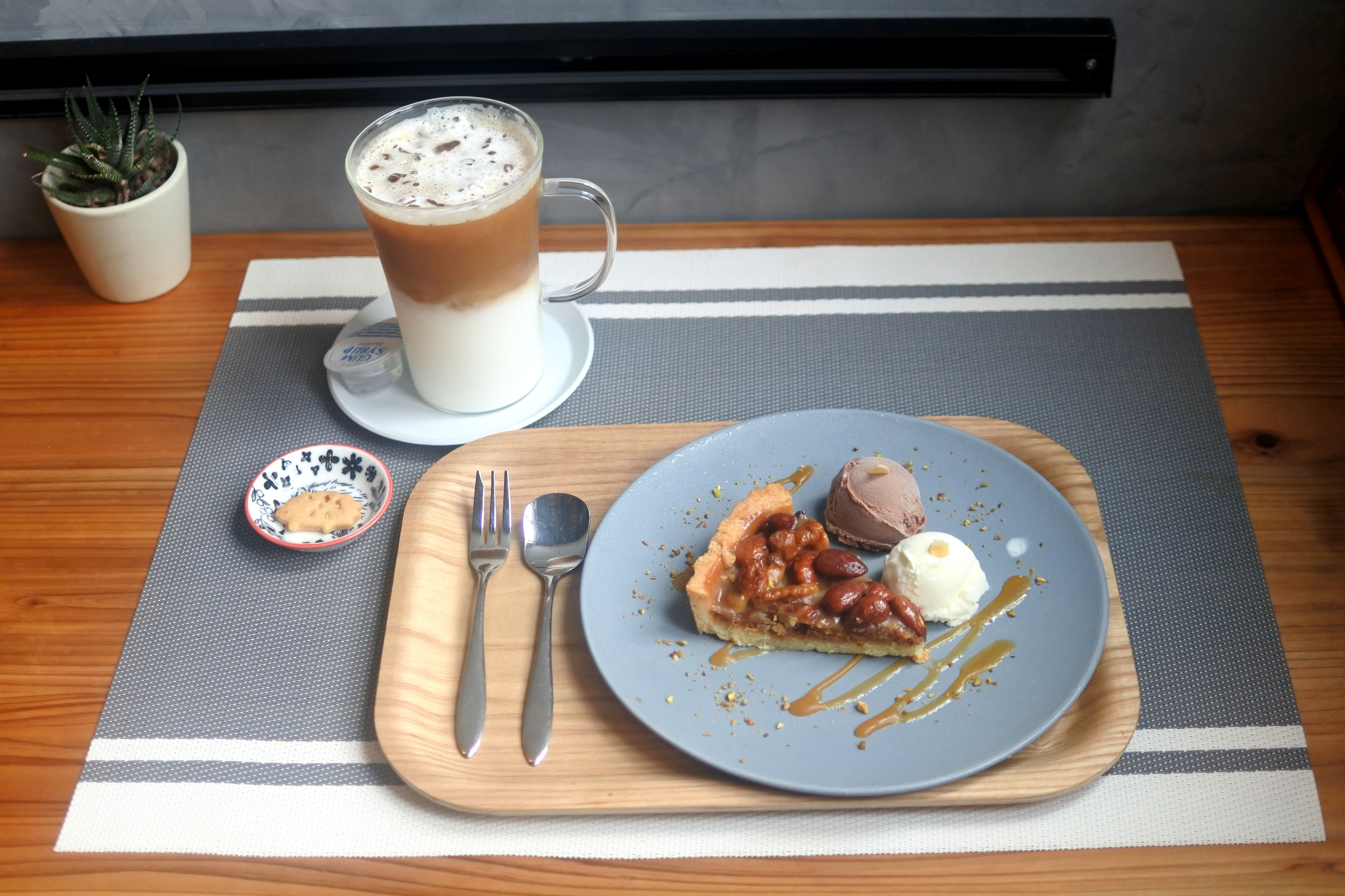摂津富田 ハリネズミは触れなかったけどかわいいカフェ リッチョ Riccio 自己中心食日記 Powered By ライブドアブログ 摂津富田 ハリネズミは触れなかったけどかわいいカフェ リッチョ Riccio 自己中心食日記 Powered By ライブドアブログ