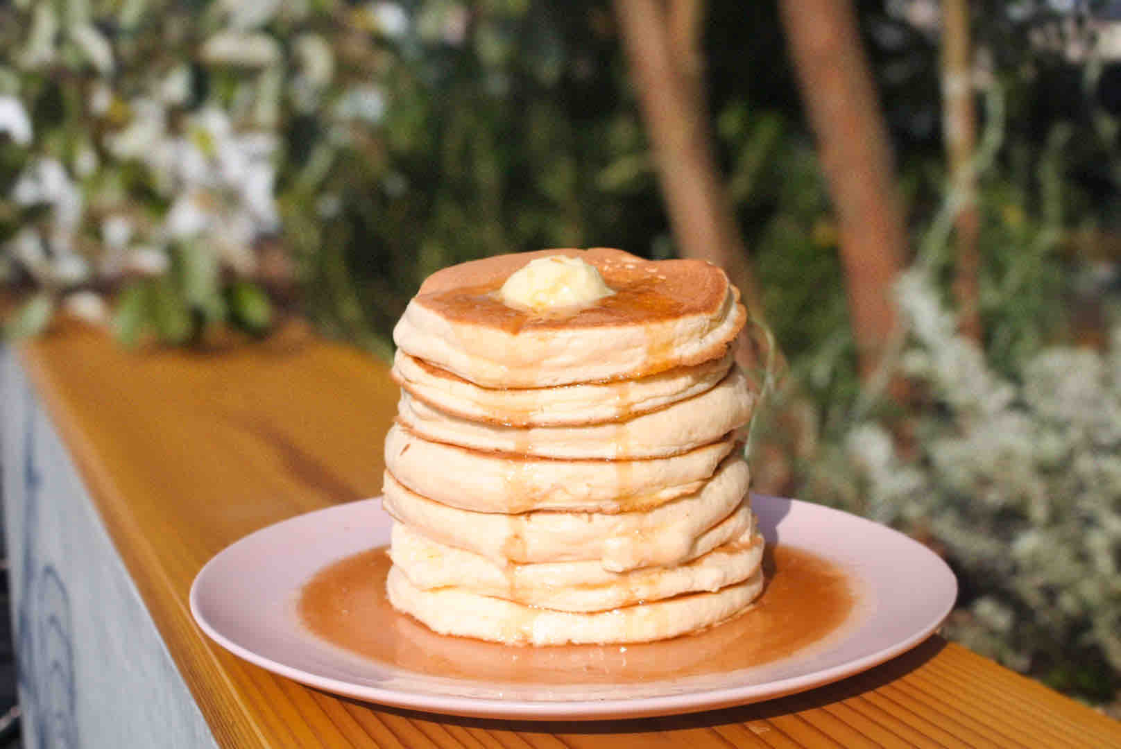 茨木市 ぷるふわのタワーパンケーキ とおいしいお料理 なおちぇんの 阪急電車で一緒においしい物sanpo 阪急沿線口コミ情報サイト ブログdeバーチャル駅長