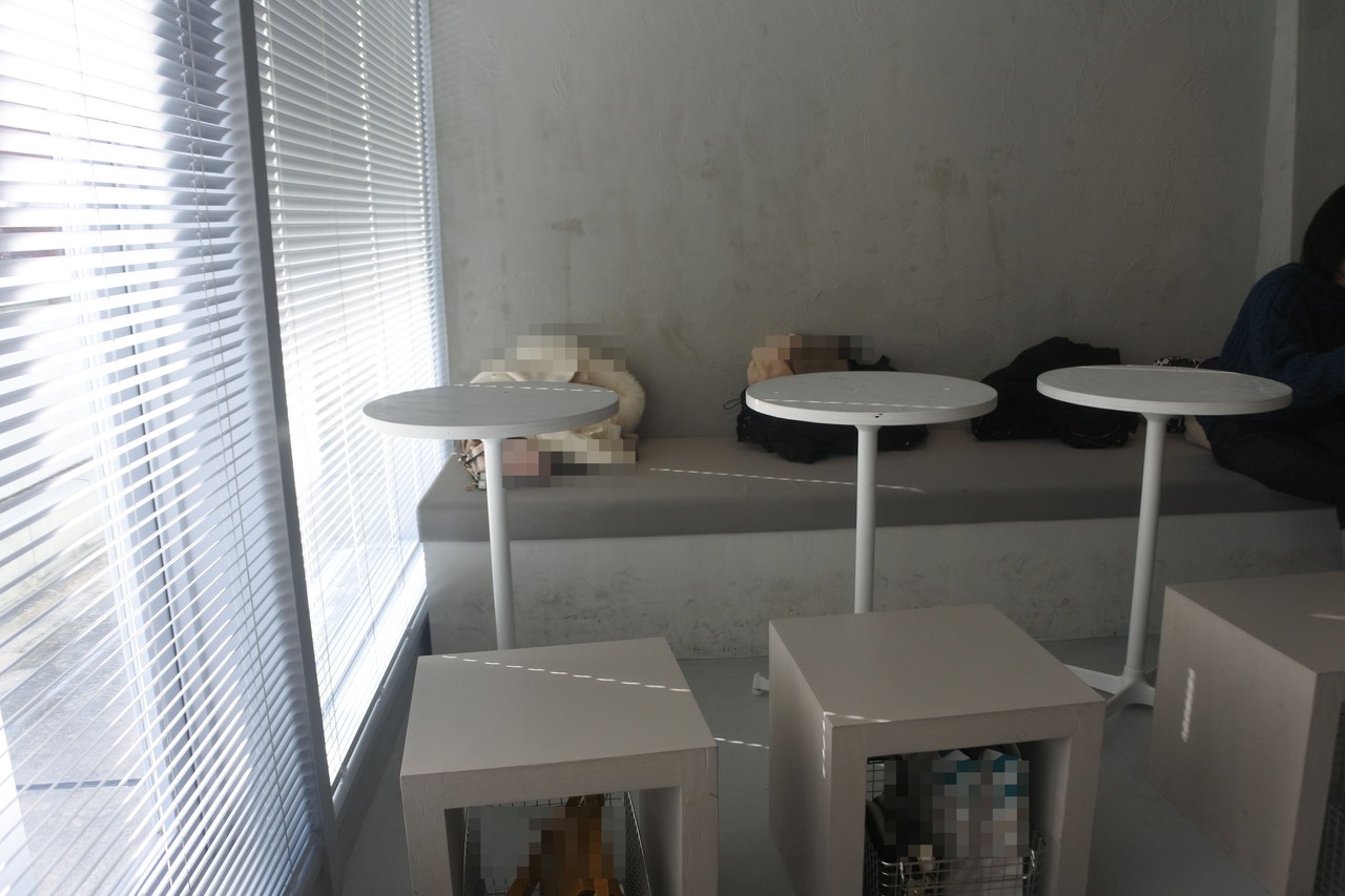 心斎橋 黒と白のこぼれる世界感へ 泊まれる本屋の不思議なカフェ Book And Bed Tokyo Shinsaibashi 自己中心食日記 Powered By ライブドアブログ