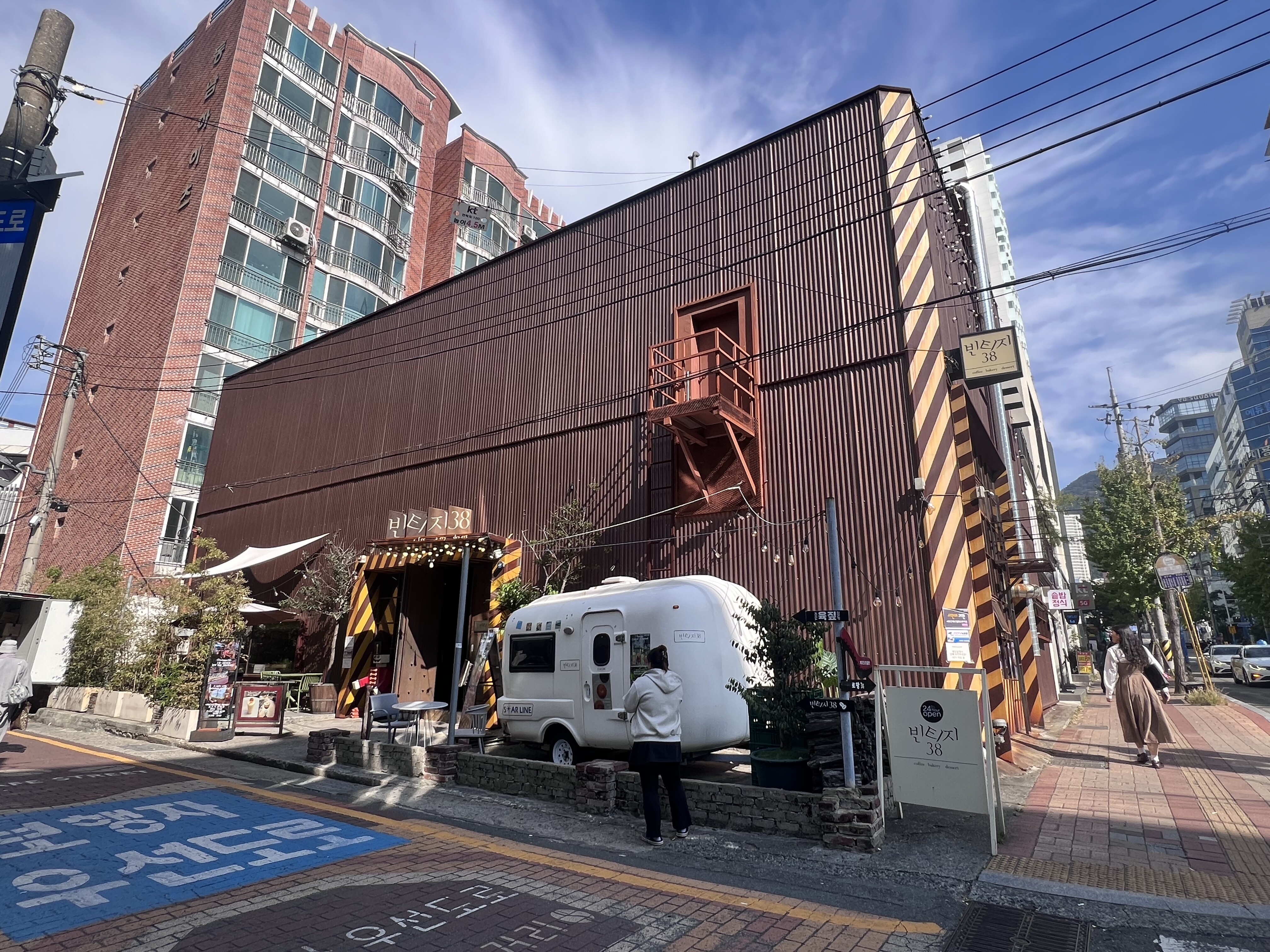 釜山】カフェ通りのおしゃれカフェ ～Vintage 38 Jeonpo Head store