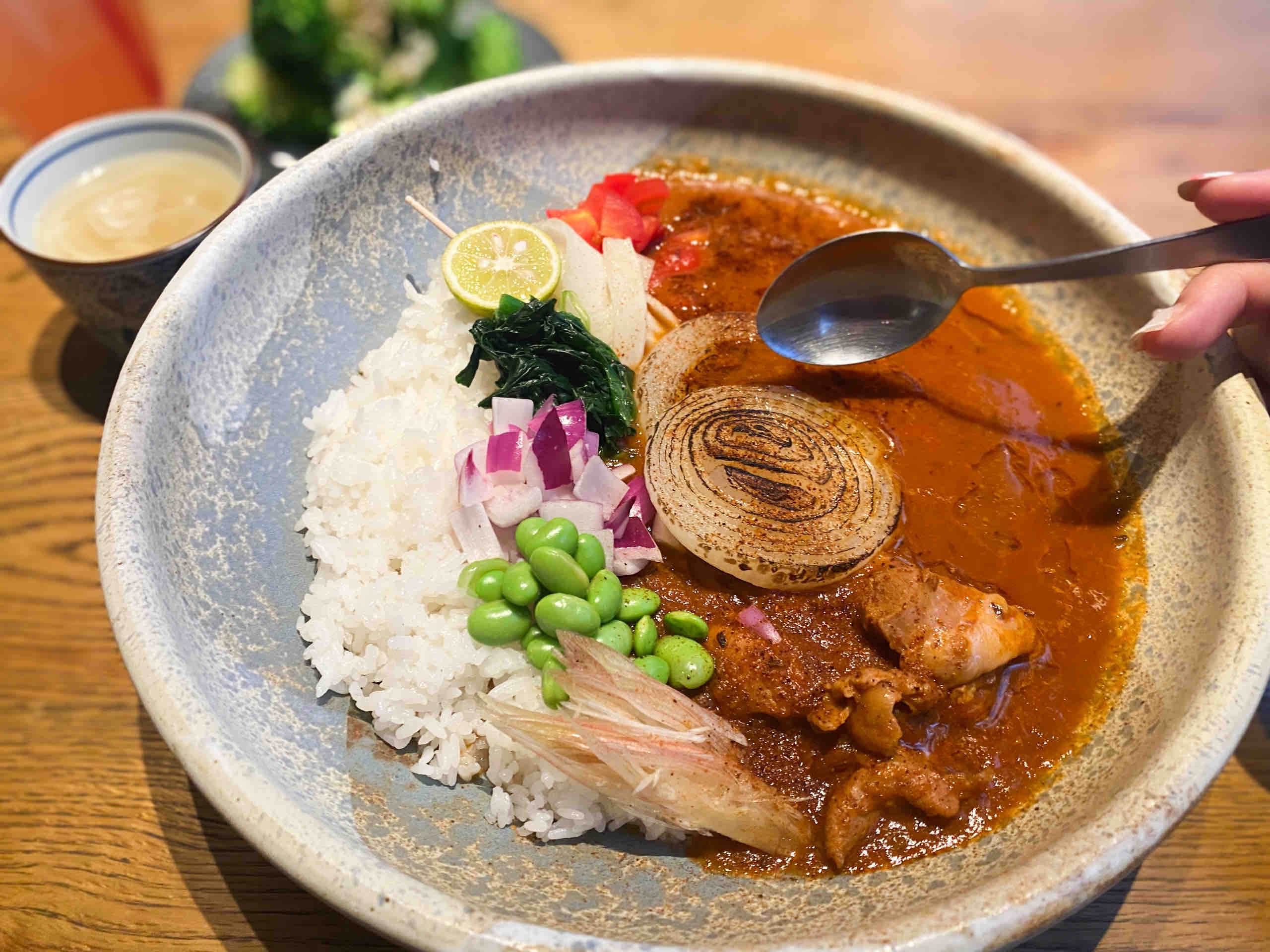 難波 ランチに玉ねぎたっぷりのカレーが加わった 難波 肉炉端 ロバート 自己中心食日記 Powered By ライブドアブログ