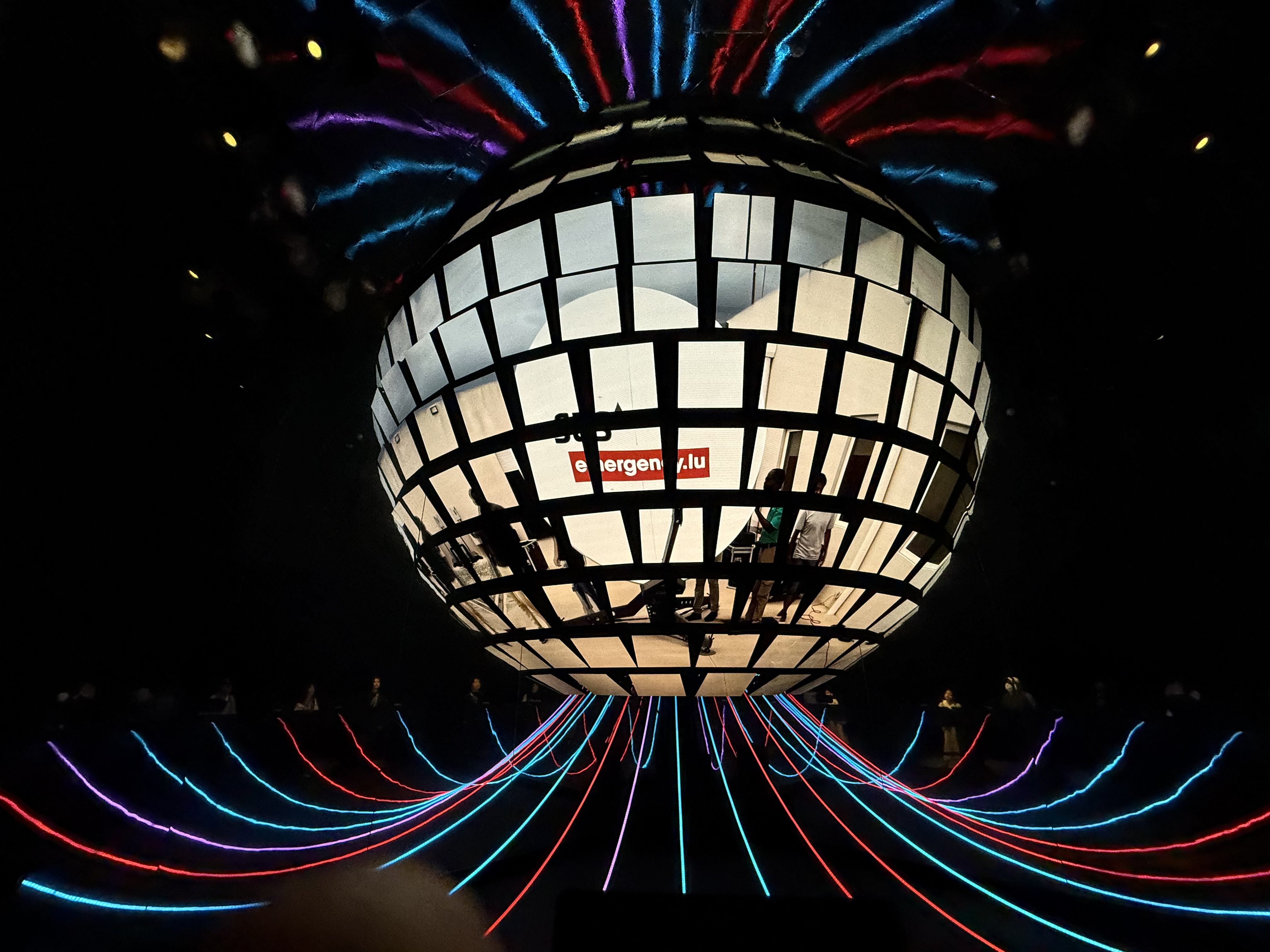 万博】ルクセンブルクパビリオンは推し推し : 自己中心食日記 Powered