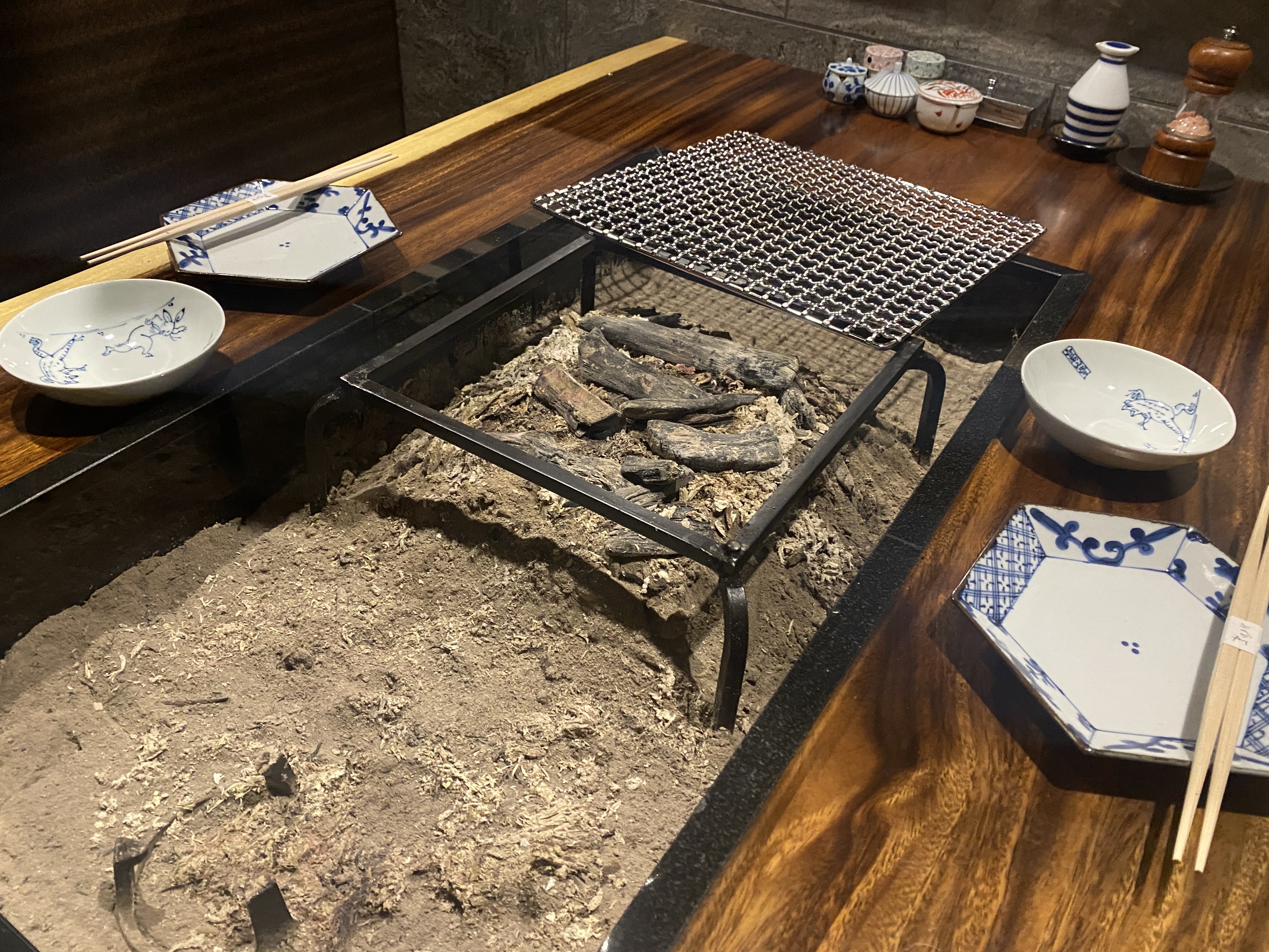 心斎橋 長堀橋 関西初 全テーブルに 囲炉裏 を設置した焼肉店 まほろば囲炉裏 心斎橋 自己中心食日記 Powered By ライブドアブログ 心斎橋 長堀橋 関西初 全テーブルに 囲炉裏 を設置した焼肉店 まほろば囲炉裏 心斎橋 自己中心食日記 Powered By ライブドアブログ