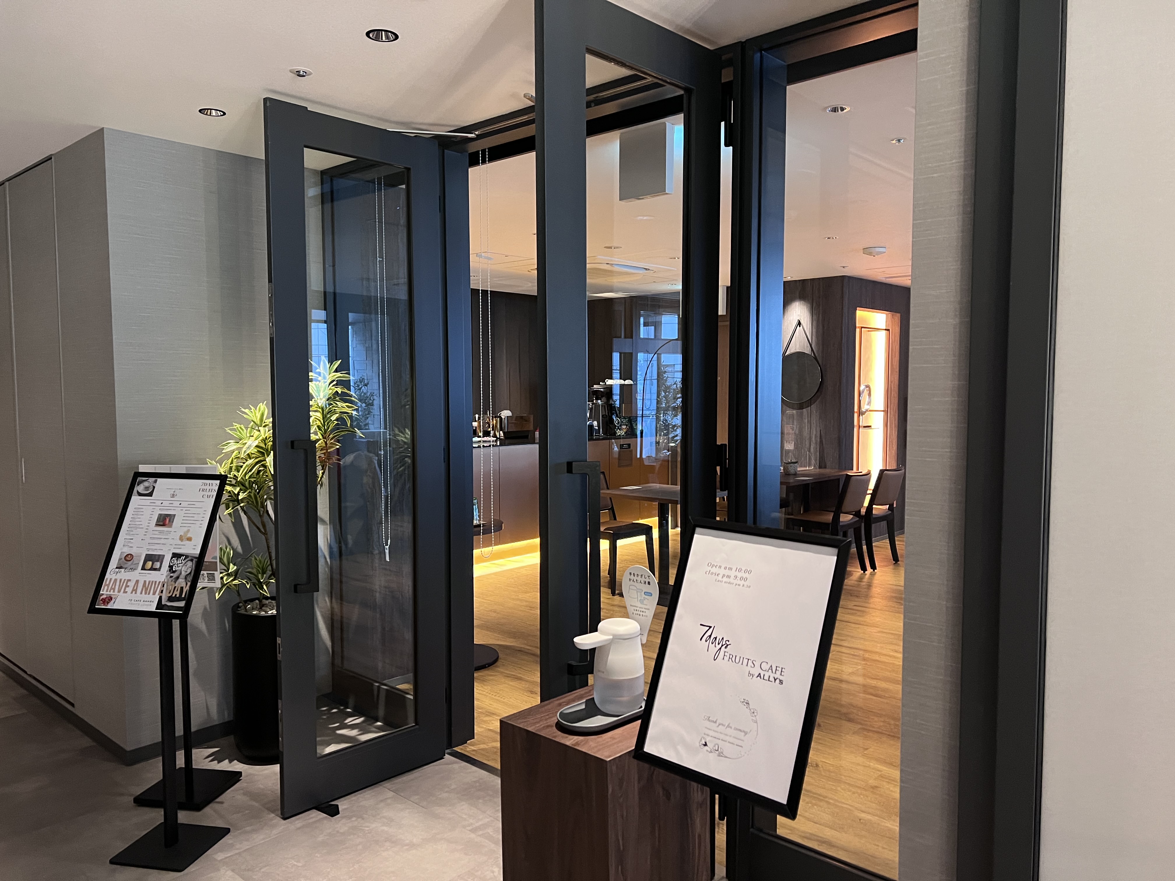 なんば いちごがたっぷり楽しめる本日オープンのカフェが熱い 7days Fruits Cafe By Ally S 自己中心食日記 Powered By ライブドアブログ
