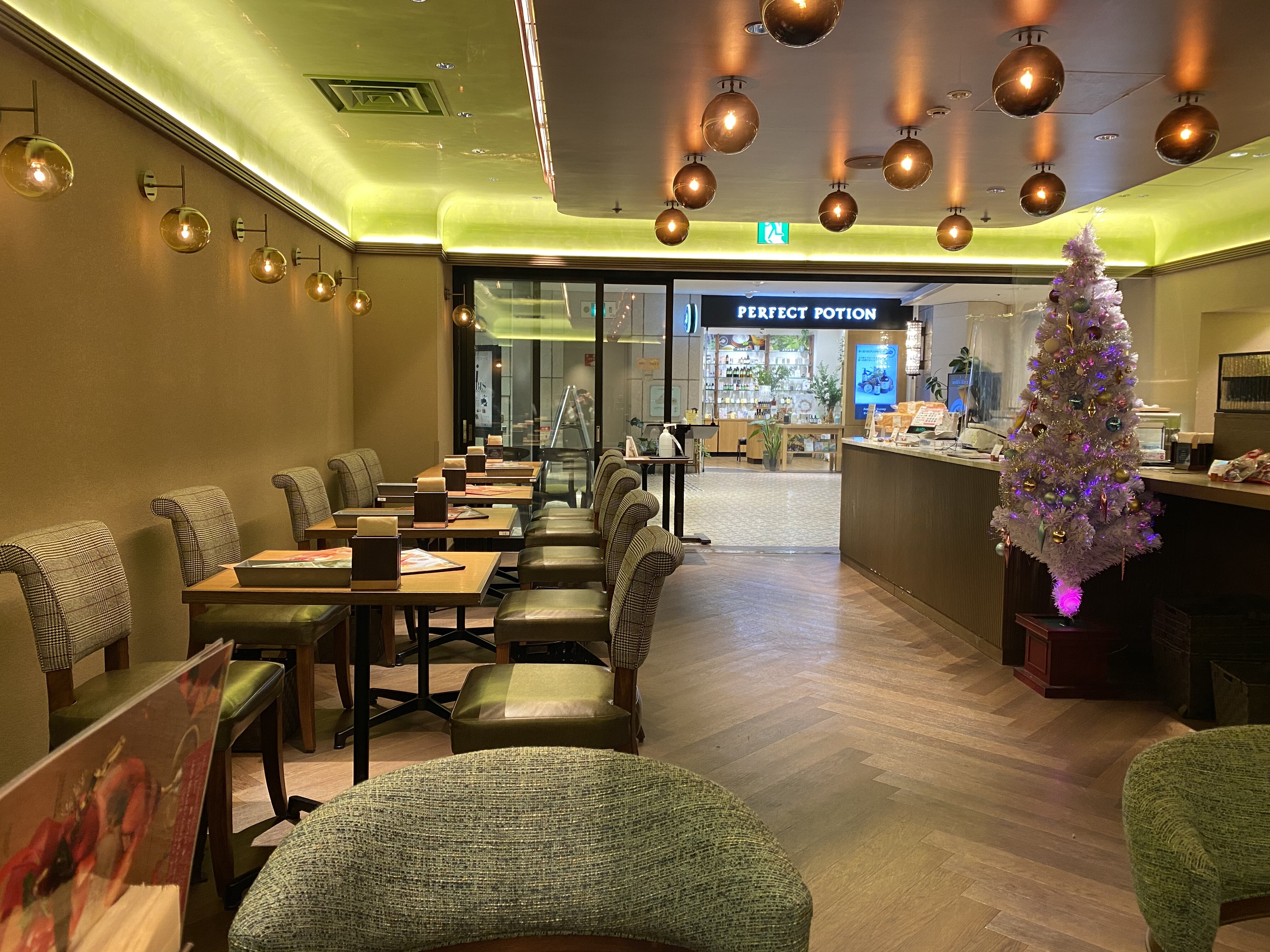 梅田 クリスマス限定のスイーツがかわいすぎる なおちぇんの 阪急電車で一緒においしい物sanpo 阪急沿線口コミ情報サイト ブログdeバーチャル駅長