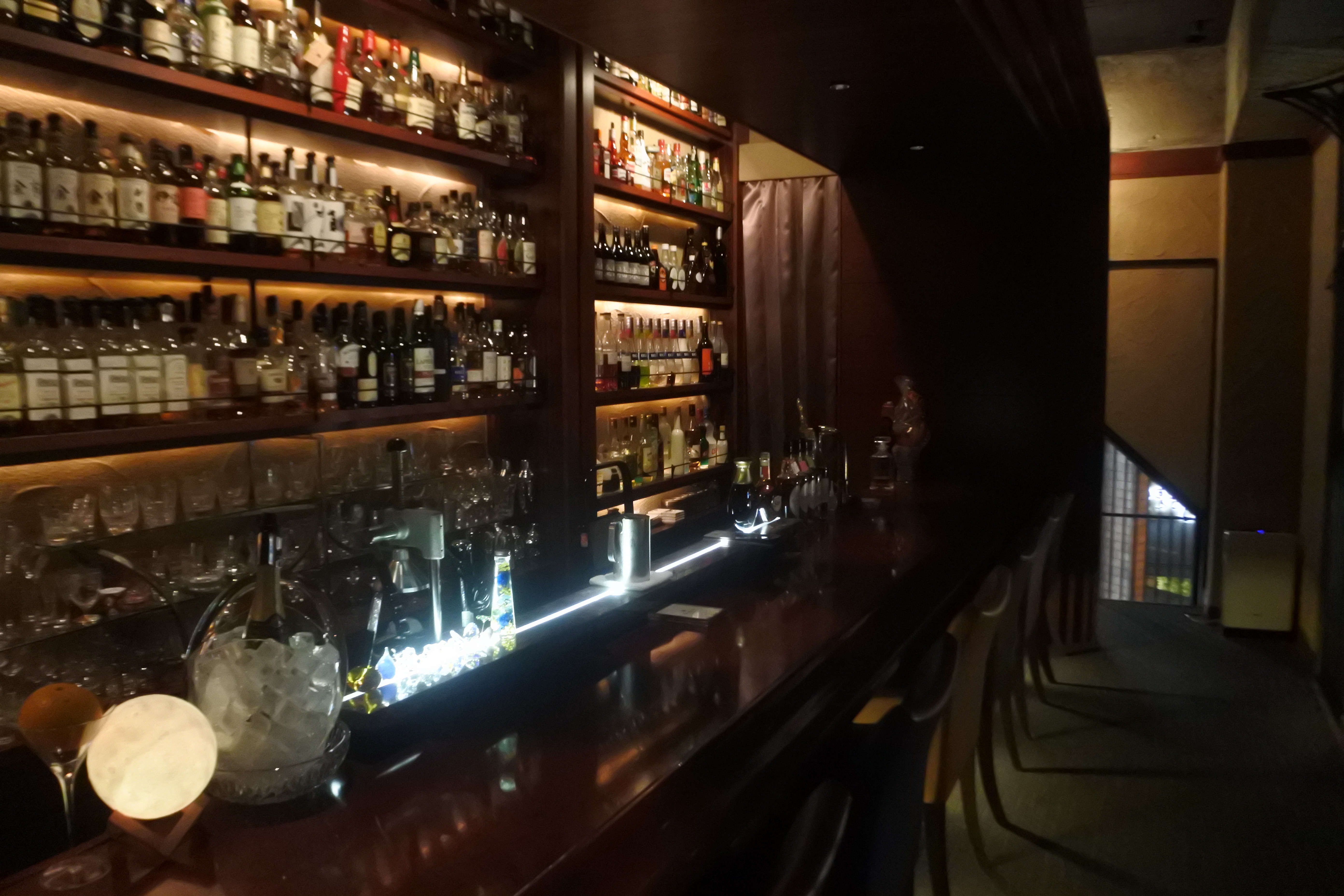 西宮北口 バラの花咲くカクテルとは Drop In Bar ドロップインバー 自己中心食日記 Powered By ライブドアブログ