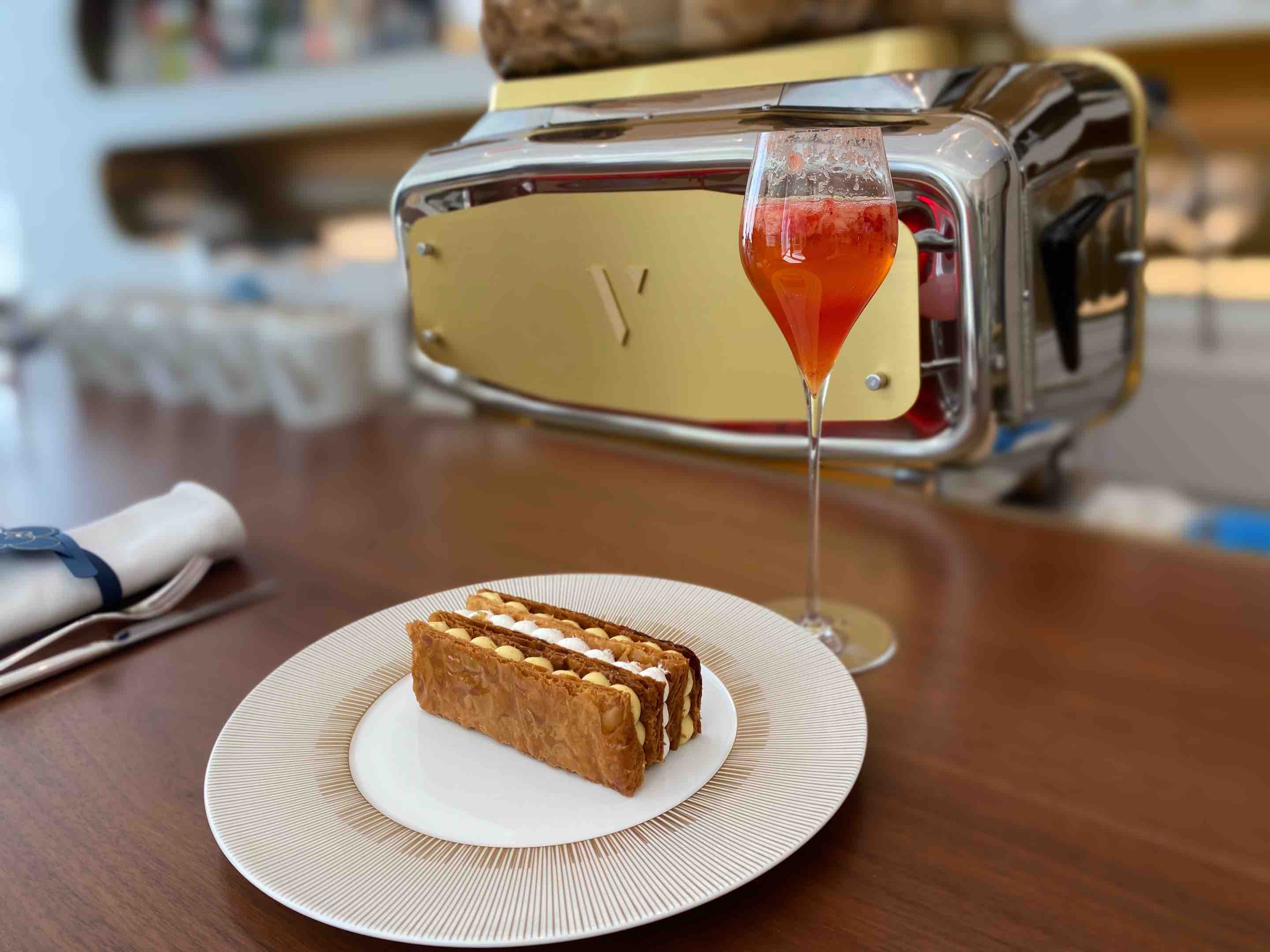 心斎橋 世界初のルイヴィトンのカフェに潜入 ル カフェ ヴィー Le Cafe V 自己中心食日記 Powered By ライブドアブログ 心斎橋 世界初のルイヴィトンのカフェに潜入 ル カフェ ヴィー Le Cafe V 自己中心食日記 Powered By ライブドアブログ