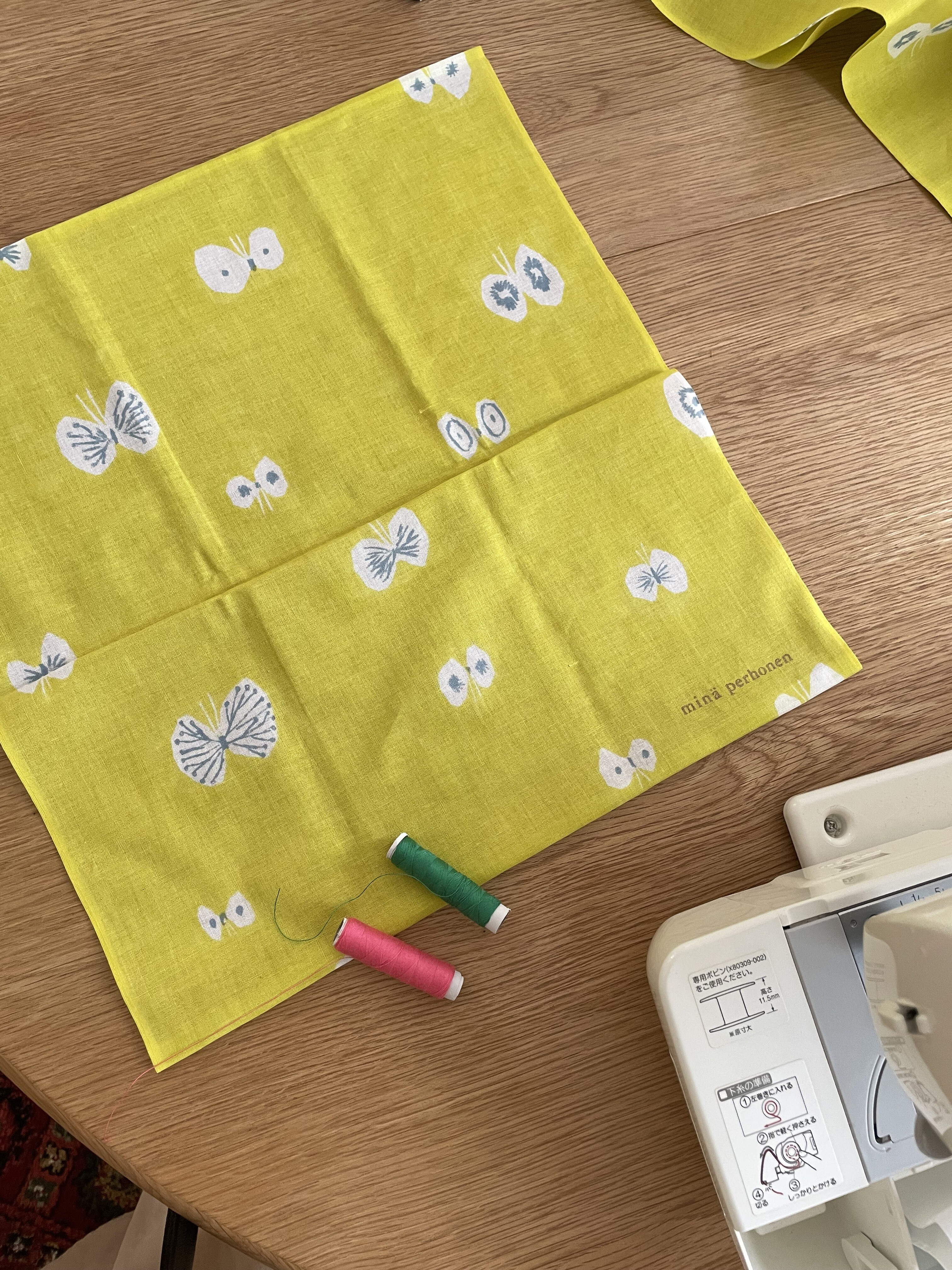 ミナペルホネンのてぬぐいをリメイク : TREAT &co.