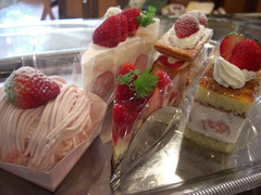 いちごのケーキたち