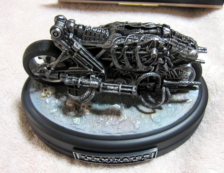 DVD「ターミネーター4 モト・ターミネーターフィギュア付 DVD