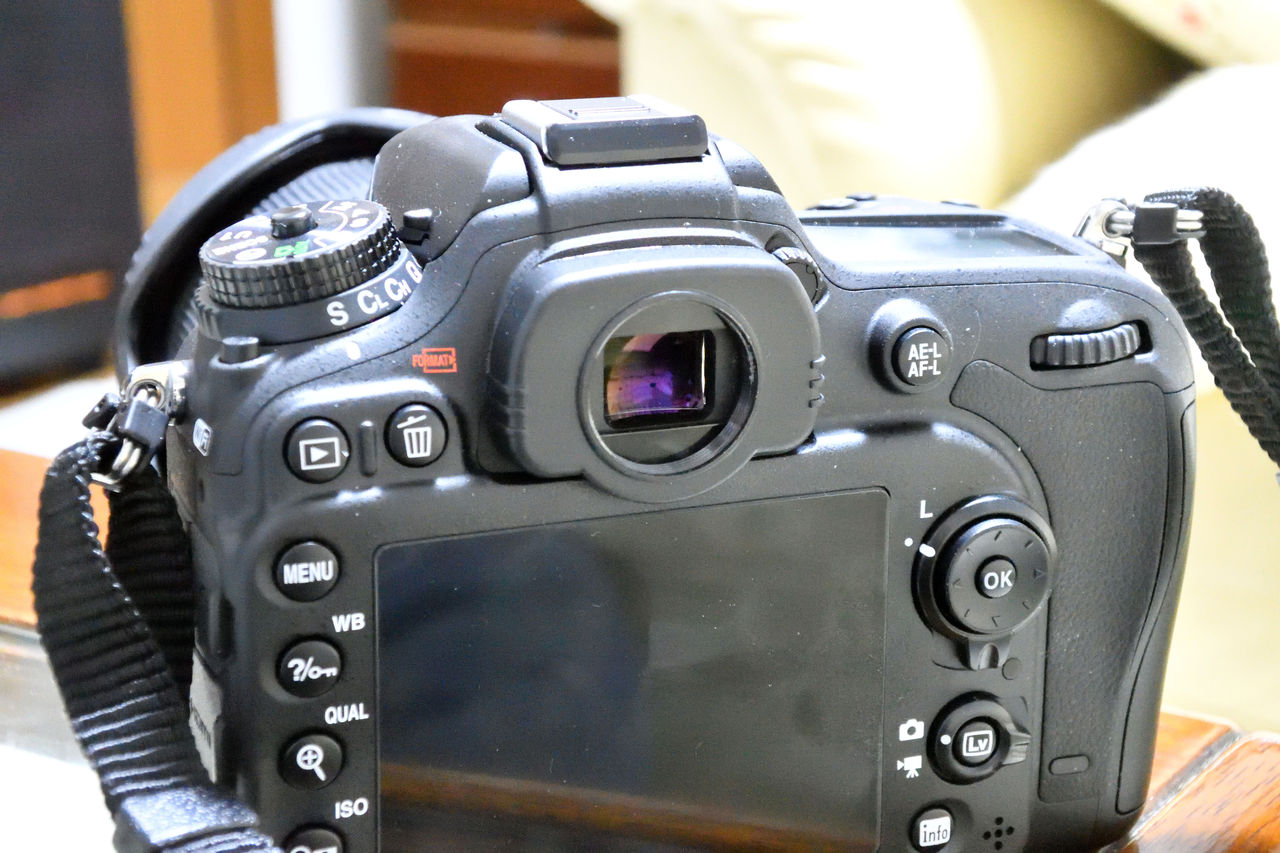 D7200 Nikon ★美品★ 丸型アイピース付き Nikon D7200のファインダー丸窓化！ : なおさんの「徒然日記」