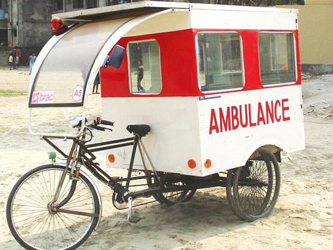 1586ff33216296a2012cc9de9e586e26-Ambulance