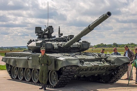 T-90A_main_battle_tank_at_Engineering_Technologies_2012_01