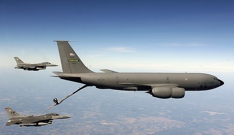 1444397104-kc-135