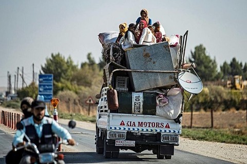 civilians-fled-their-homes-in-vehicles-or-on
