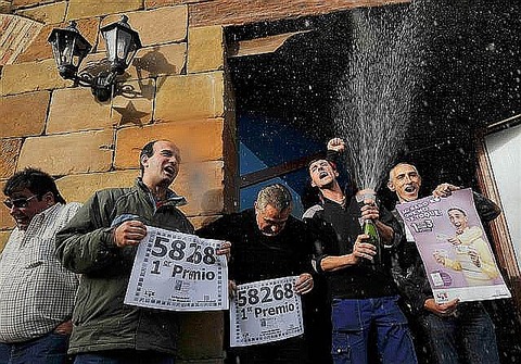 111222-granen-spain-lottery-645a_grid-8x2